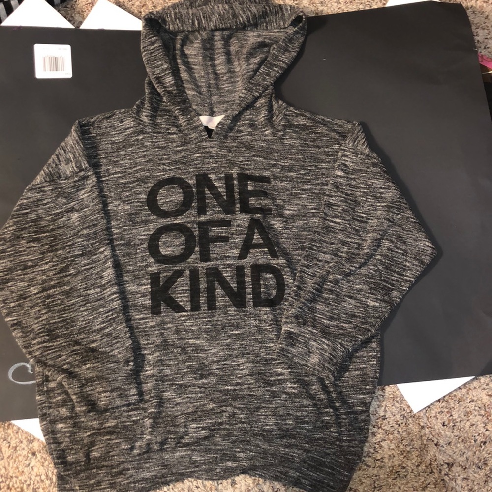 Grey sweatshirt with lace back